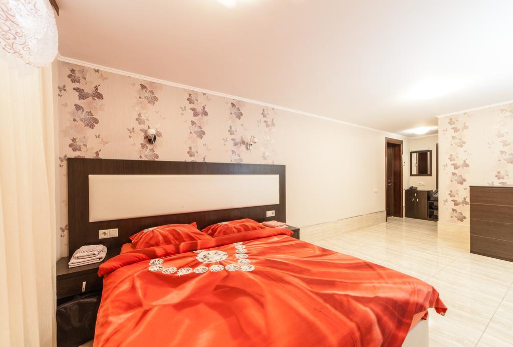 Home Comfort Livoberezhna Iec Kiev Exteriér fotografie